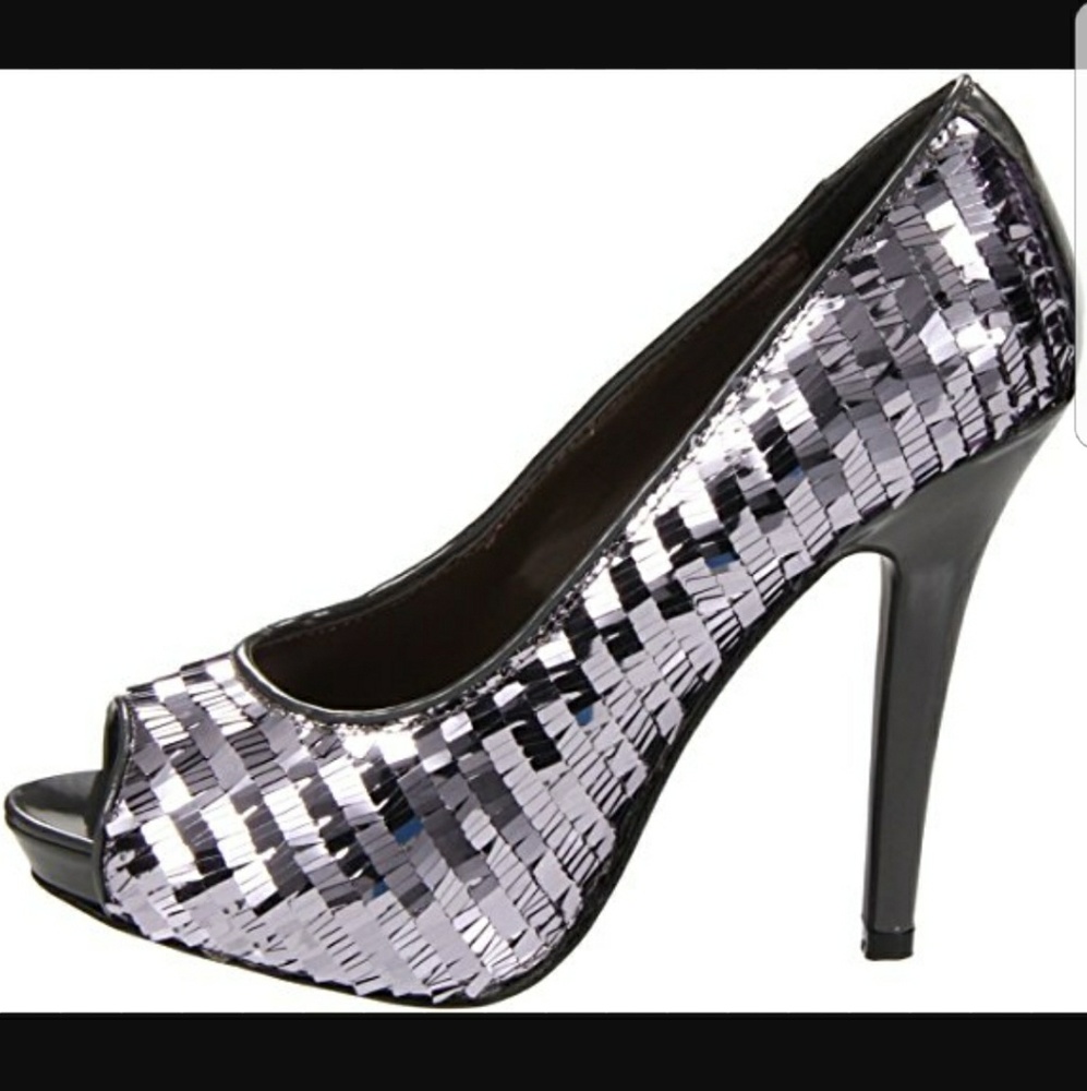 Deréon Pewter TNT Peep Toe Pump